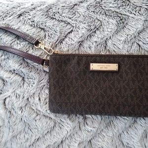 Michael Kors wristlet